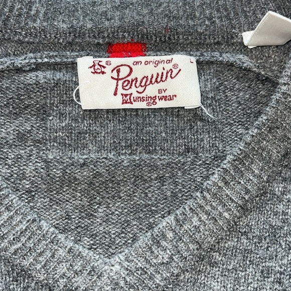 Original Penguin Dark Charcoal Grey 100% Wool V Neck Sweater Size Large - Picture 2 of 6